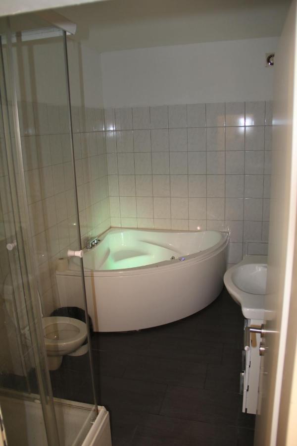 Stay2Night City Center Hostel Цюрих Экстерьер фото
