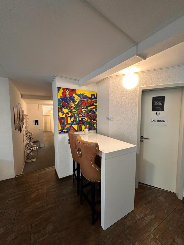 Stay2Night City Center Hostel Цюрих Экстерьер фото