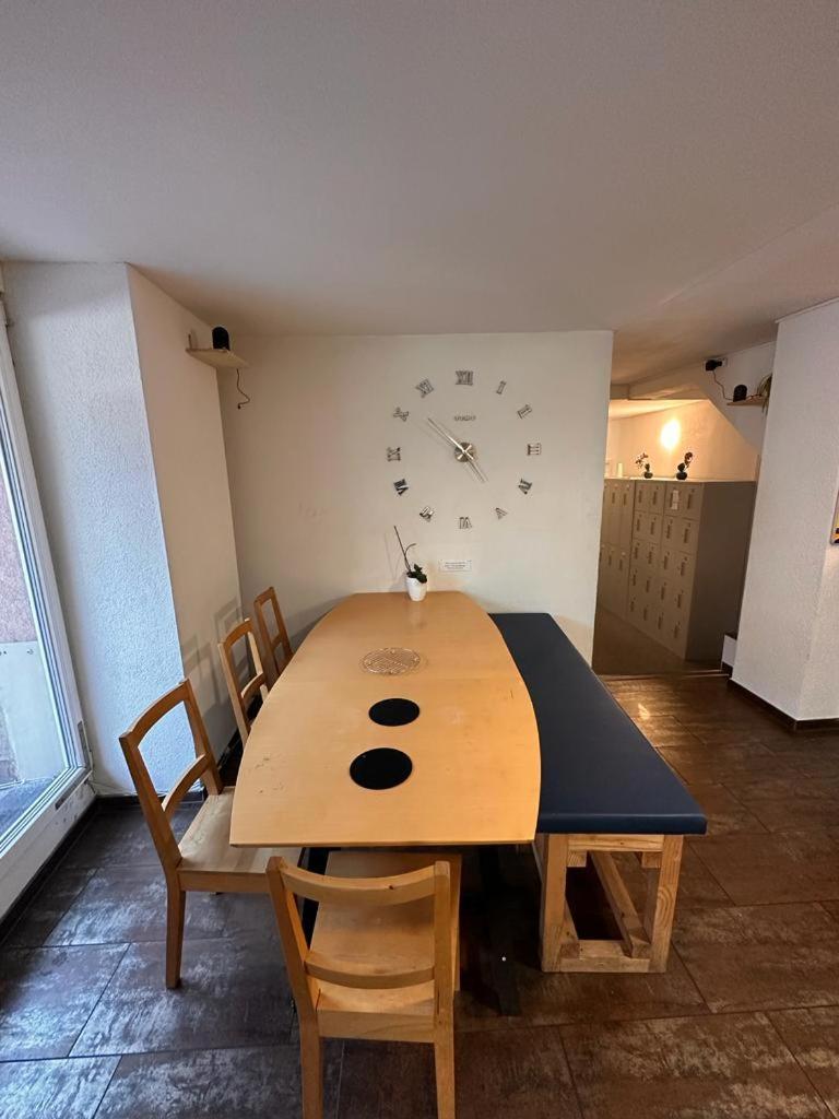 Stay2Night City Center Hostel Цюрих Экстерьер фото